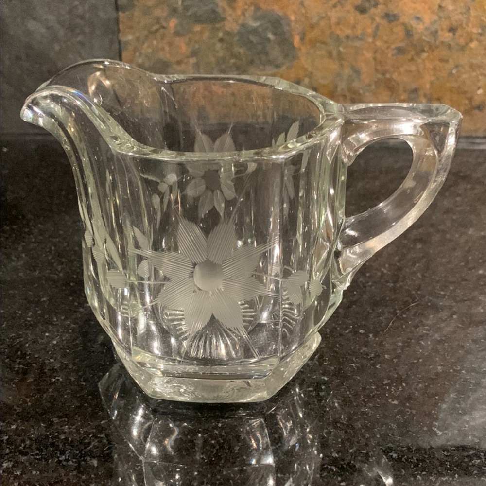 Vintage Etched Daisy/Floral Design Clear Glass Creamer - Picture 2 of 5